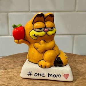 Vintage Garfield Cat “# one mom” Ceramic Figurine‎